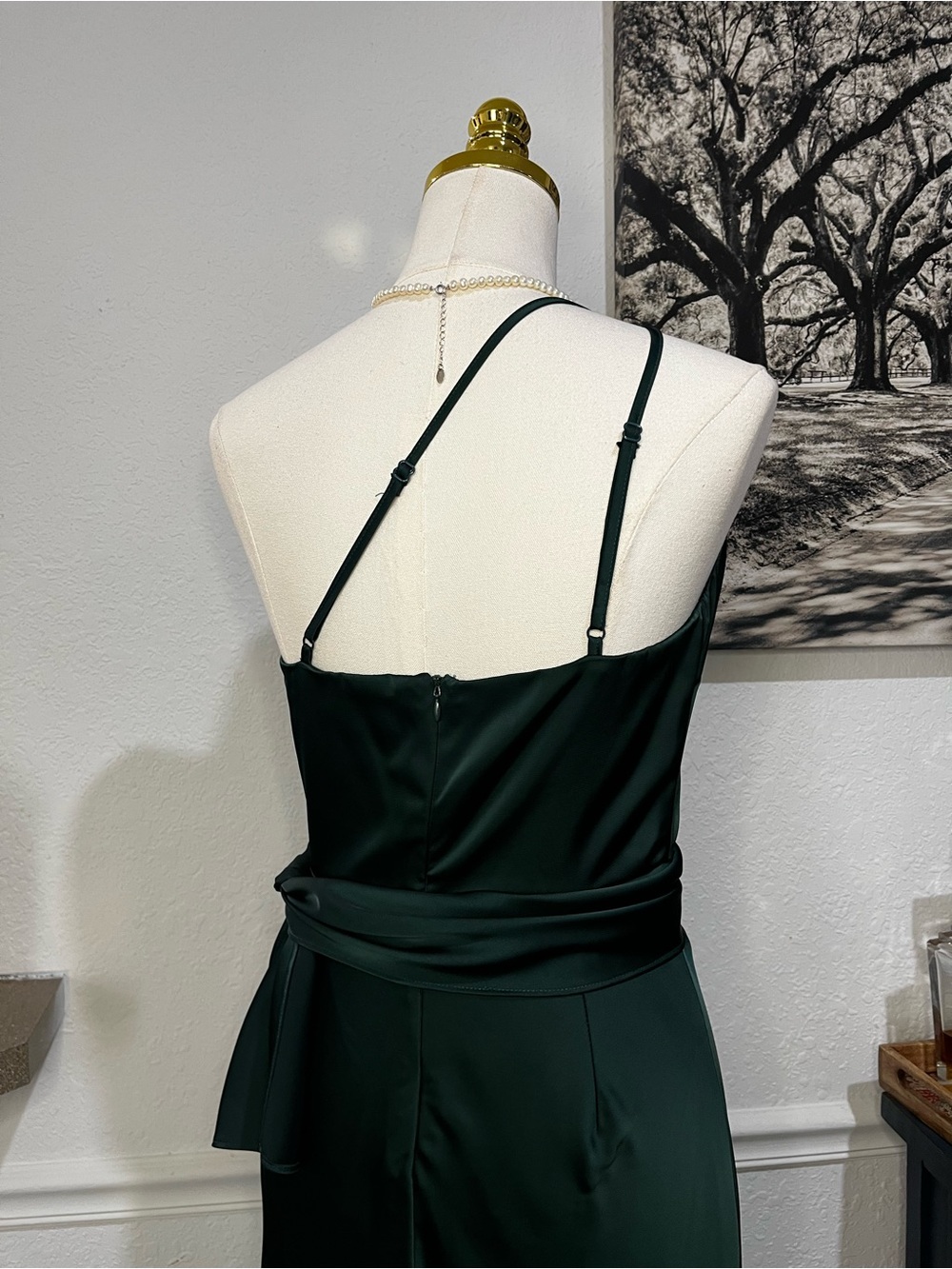 NWT Lulu's Emerald Asymmetrical One-Shoulder Satin-like Gown Medium - Picture 8 of 16